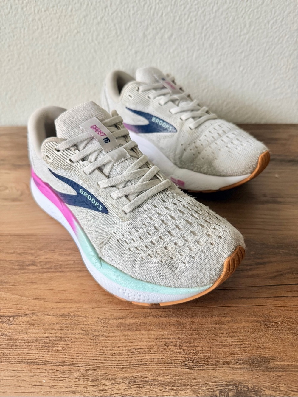 Brooks Womens Ghost 16 Running Shoes in White/Gray/Blue/Pink (6.5 Medium-B)